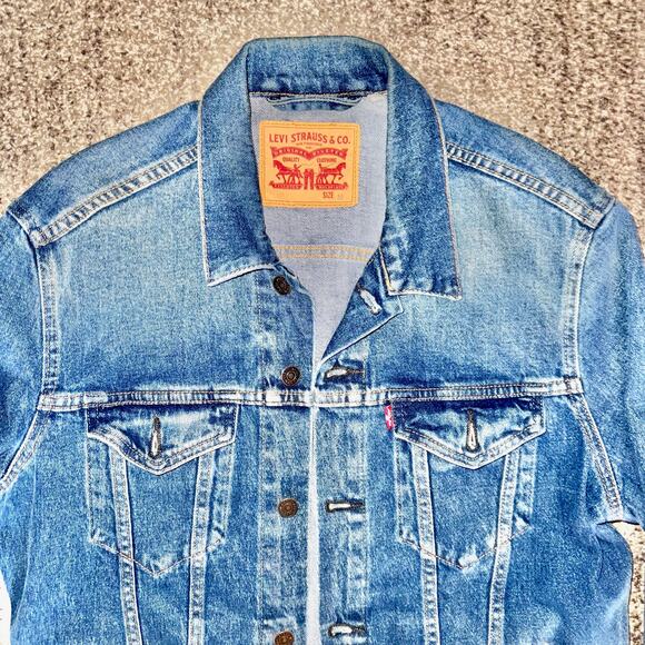 Levi's Levi Strauss Men's Blue Denim Wash Trucker Jacket in Blue Size Medium - Picture 10 of 13